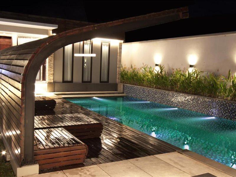 Bumi Segah Hotel Tanjung Redep エクステリア 写真