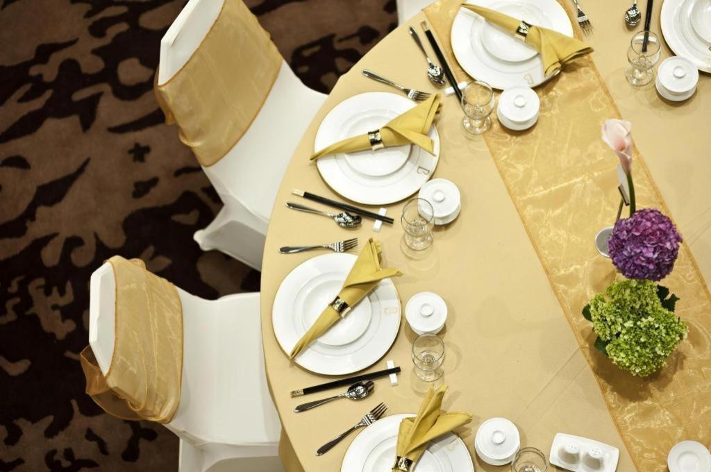 Bumi Segah Hotel Tanjung Redep エクステリア 写真
