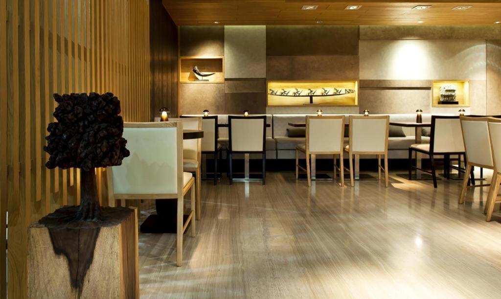 Bumi Segah Hotel Tanjung Redep エクステリア 写真